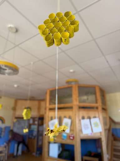 Bienenalarm bei den Mäusekindern